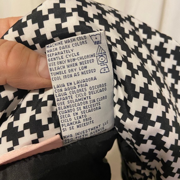 Macy’s little girl size 4 beautiful vest black /red bows, ruffles on the trim. - Picture 9 of 12